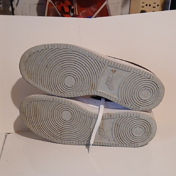 Nike White Sneakers with Black Swoosh and Green Heel main image 5